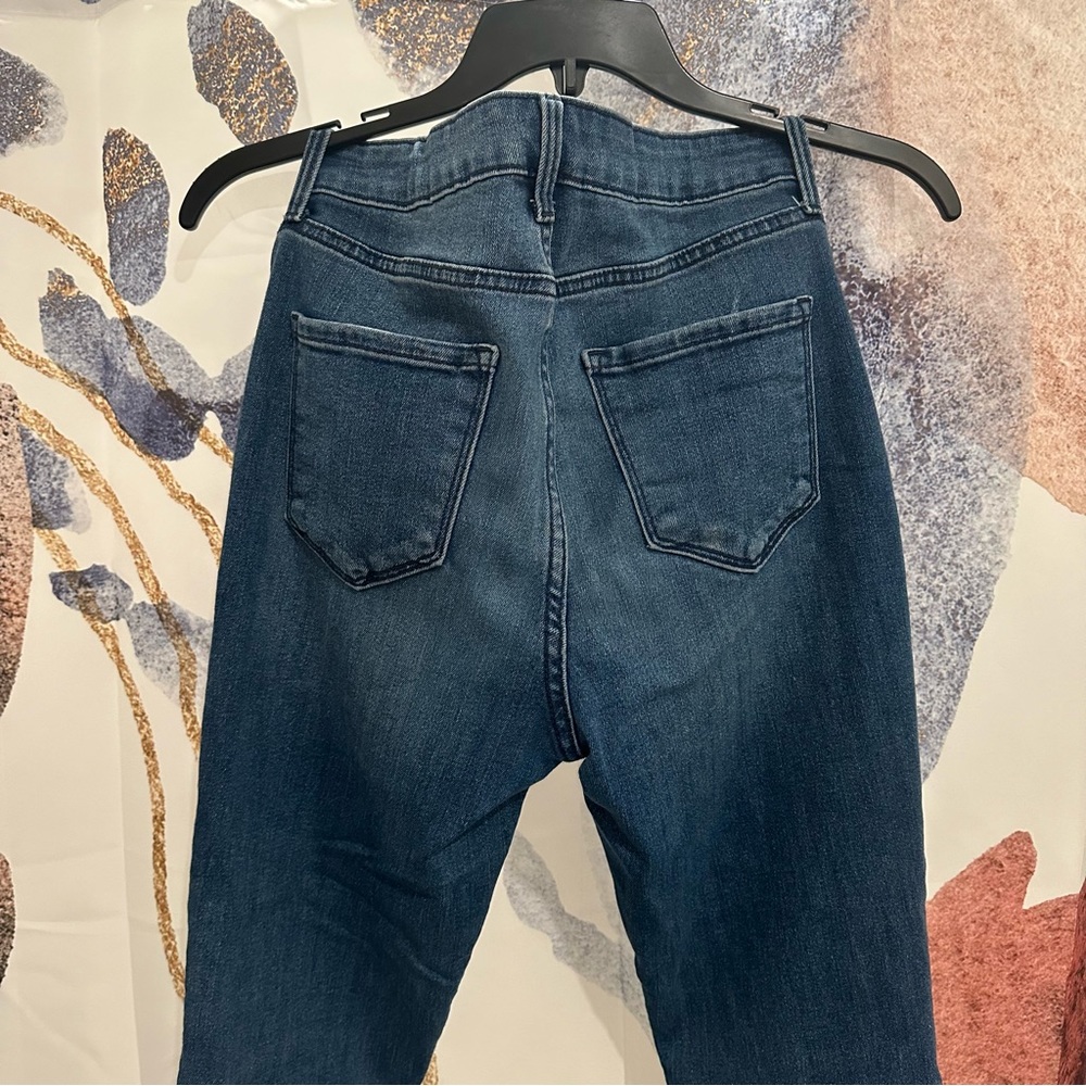 Old Navy High Rise Super Skinny, size 8 - Picture 5 of 9